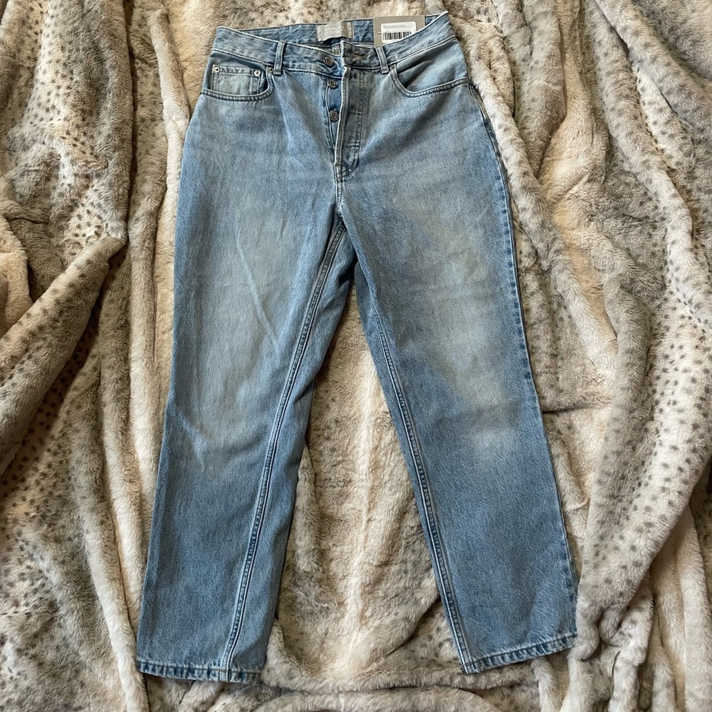 Everlane The Curvy ‘90s Cheeky Straight Jean